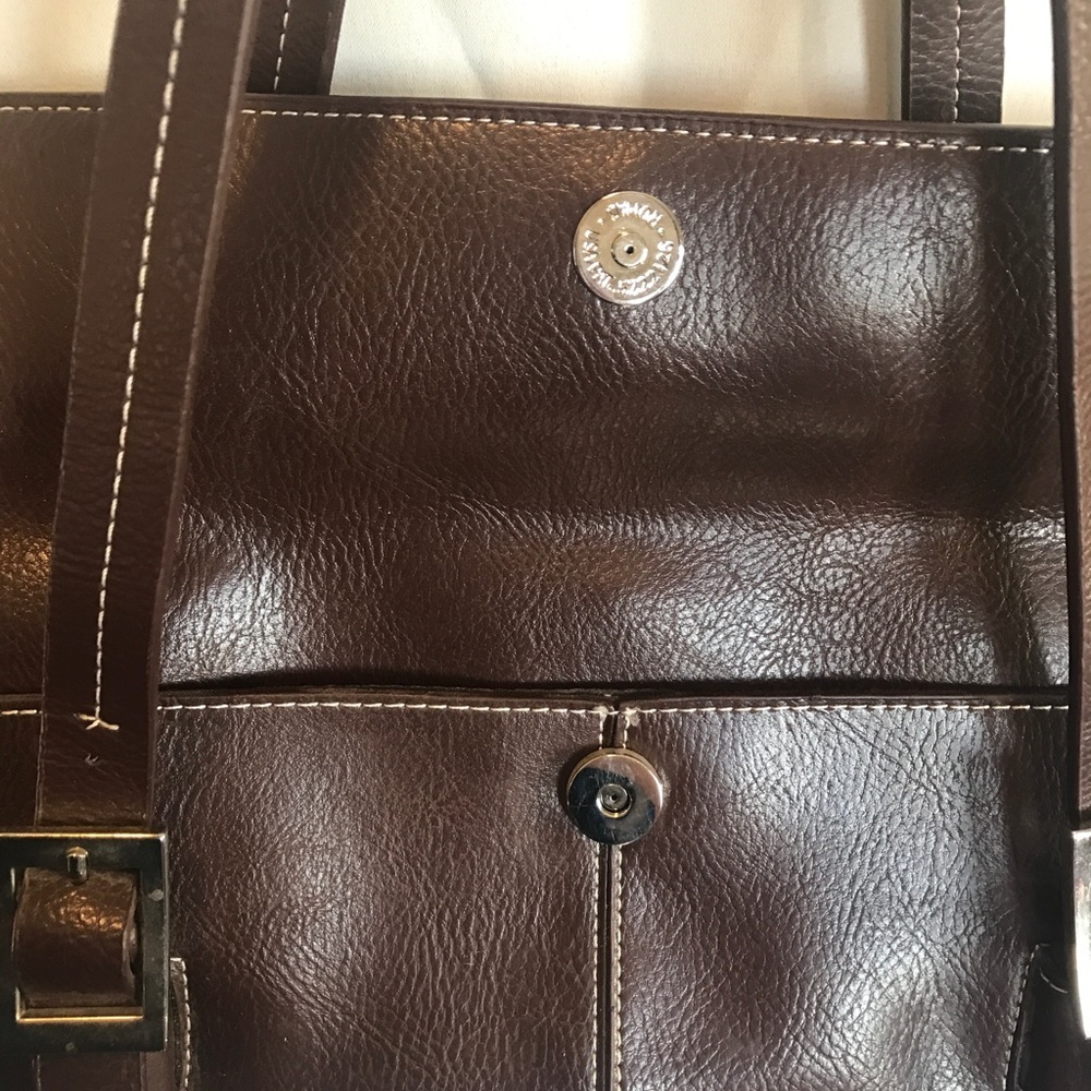 Kenneth Cole Reaction purse - Picture 5 of 8